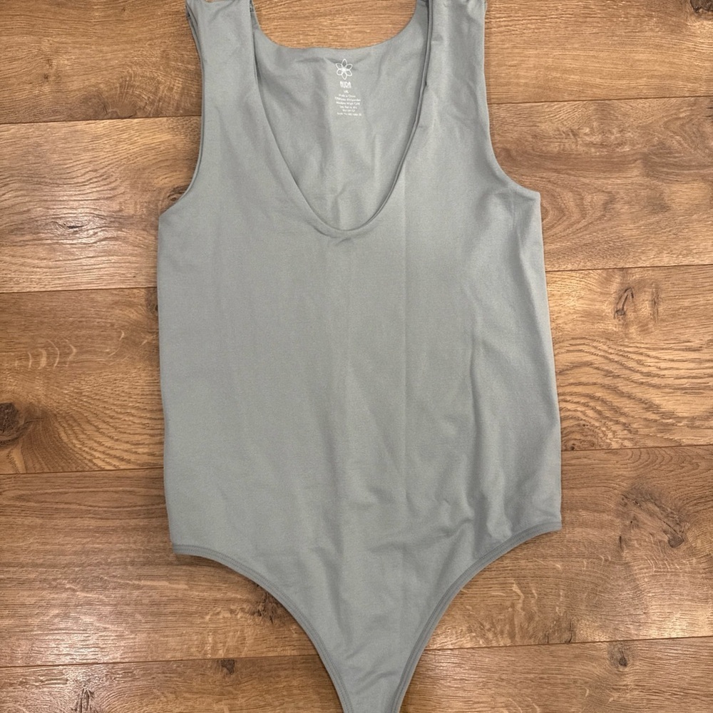 Women’s Aura Bodysuit Green/Gray Color Size L/XL Seamless Minimalistic